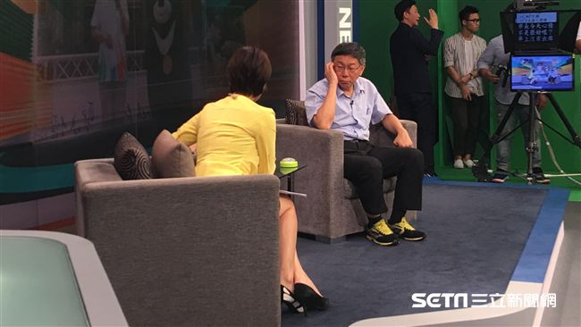 為優良學生簽名　柯父魂上身自爆煩惱