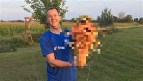 胡蘿蔔,Chris Qualley,巨型,蔬果,紅蘿蔔,園藝,種植,種菜
（圖／翻攝自推特）