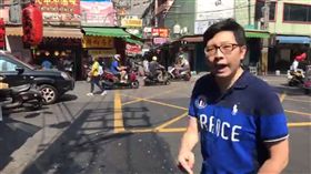 嫌路不平積水…攤商私自找人重鋪　議員：不要逼我全部掃掉
圖／翻攝自我是中壢人臉書
https://www.facebook.com/WangHauYu/posts/10203989103646005