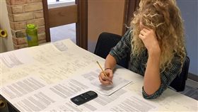 馬里蘭,助教,考試,小抄,英吋,英呎　圖／翻攝自Reb Beatty臉書