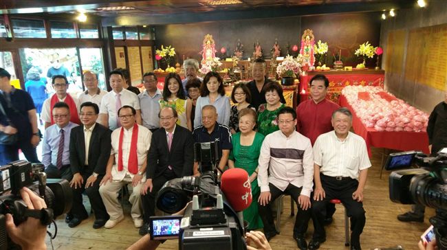 警人事案柯P槓中央　柯媽替兒抱屈