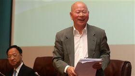 總統直選與民主台灣研討會　許信良演講台灣研究基金會24日上午在國家圖書館國際會議廳舉行「總統直選與民主台灣」學術研討會，前民進黨主席許信良（右）出席發表專題演講。中央社記者吳家昇攝　106年9月24日