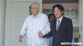 行政院長賴清德前往翠山莊拜會前總統李登輝 圖／記者林敬旻攝