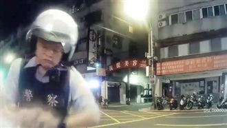 失控持帽砸毒蟲　警盼給認真員警機會