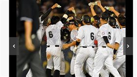 井口資仁引退賽，羅德再見安打贏球。（圖／翻攝自日本雅虎）