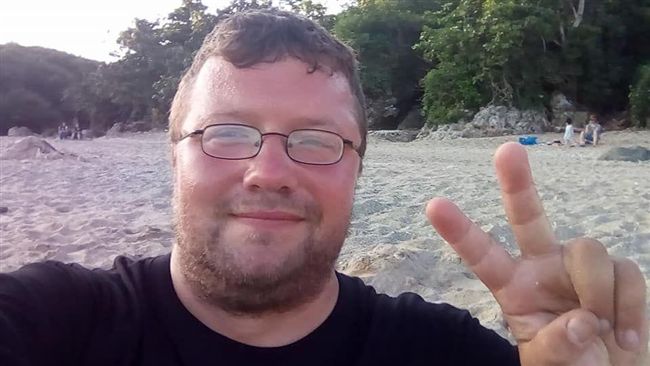 巨腿男現身墾丁　臉書宣告明天離台