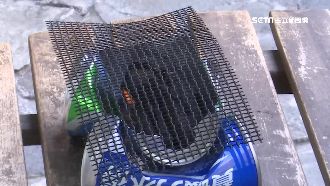 飲料喝完別丟！鋁罐DIY自製烤肉架