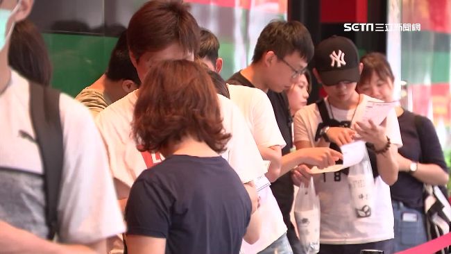 婦不爽排隊！童一句話竟讓她羞愧而逃