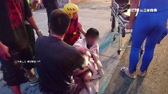 疑三角感情糾紛　2女吵架落海急送醫