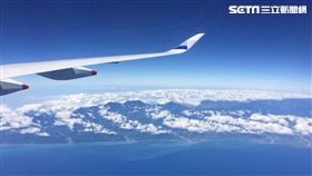 航空,飛機,台灣海岸。（圖／記者簡佑庭攝）