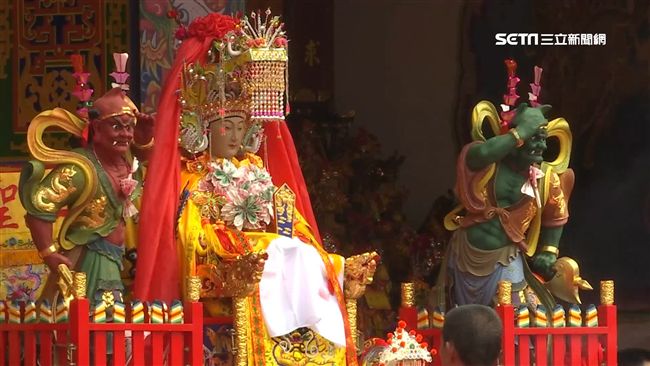 郭台銘恭迎湄洲媽　萬名信眾古禮祈福