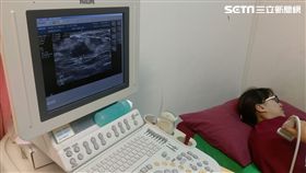 台灣惡性腫瘤（癌症）連續35年高居國人十大死因首位，罹癌人數年年增加，其中乳癌更在今年躍升第三名，每44.6分鐘就有一位女性罹患乳癌，是嚴重威脅女性健康的頭號殺手！

