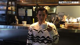 從《模范棒棒堂》出道的小煜（楊奇煜），近年來演藝事業轉往大陸
，在台灣以投資咖啡廳為主。（記者郭奕均攝影）