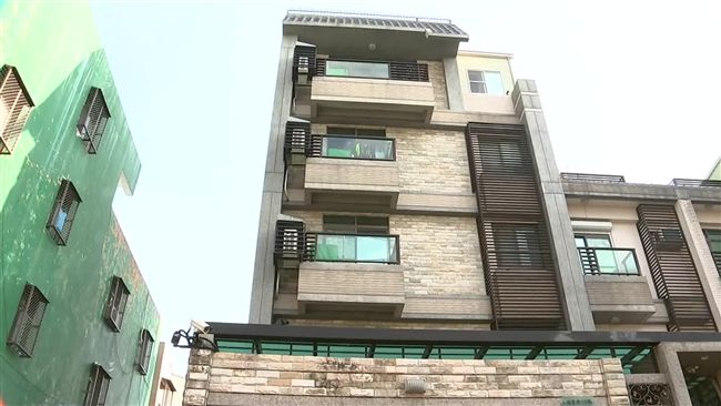 女房客洗澡遭轉門把　疑房東企圖闖入