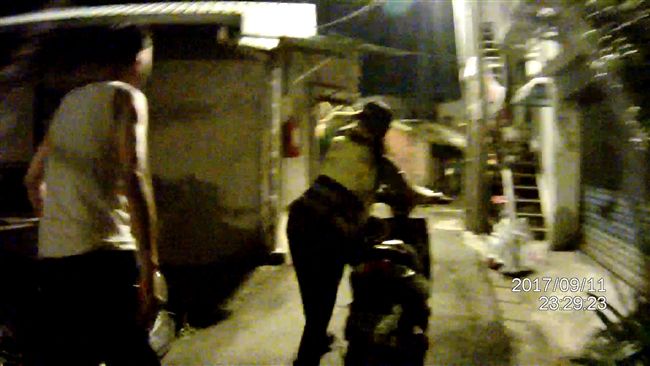 近百歲人瑞誤上國道　暖警護送返家
