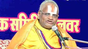 印度,Kaushlendra Prapannacharya Falahari Maharaj,師父
（圖／翻攝自YouTube）