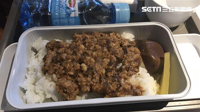 台港航線大躍進　國泰十月起有肉燥飯