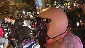 臉書,新北,華江橋,貨車,機車道（圖／翻攝自我是板橋人）