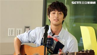獨／頂高材生光環　許書豪勇闖歌壇