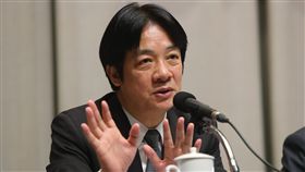 賴清德呼籲企業投資台灣　行政院長賴清德27日主持「加速投資台灣專案會議」，並於會議後召開記者會，呼籲台灣企業多投資台灣，針對缺電、缺水、缺地、缺人與缺工的「五缺」問題，則會另外召集會議，找出解決辦法。中央社記者徐肇昌攝　106年9月27日