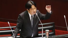 賴清德：不另行宣布台灣獨立行政院長賴清德（圖）26日到立法院報告施政方針並備詢，賴清德說，他是主張台灣獨立的政治工作者，也是務實的台獨主義者，「我們已經是主權獨立國家，名字叫中華民國，不會另行宣布台灣獨立。」中央社記者徐肇昌攝　106年9月26日