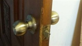 惡房,房客,租屋,賠償,押金,床墊,房門（圖／翻攝自爆料公社）https://www.facebook.com/groups/1035885209777446/permalink/1833255773373715/