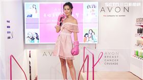 放閃接力　蔡詩芸王陽明攜手打擊乳癌
雅芳