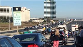 美國,加州,高速公路,逃犯,警匪片,警察,開槍,死亡　圖／翻攝自YouTube