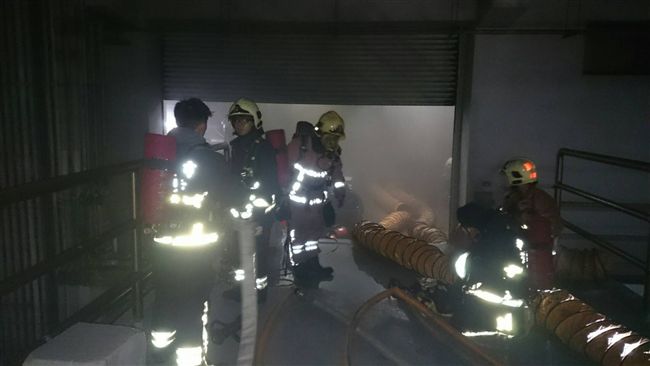 耀華土城廠陷火海　強酸四散灼傷警消
