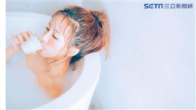 周曉涵寫真集／水靈文創