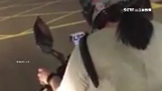 女騎士停紅燈玩手遊　竟因這理由免罰