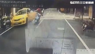 小黃開車門沒注意　害倒楣騎士摔車亡