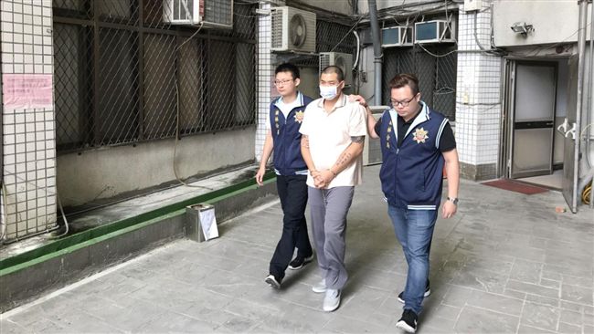 不堪夫吸毒家暴打人　孕妻報警逮人