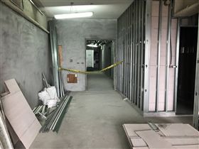 警方在現場拉起封鎖線展開調查。（圖／翻攝畫面）