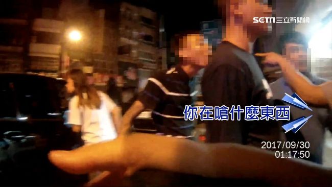 看到警棍就抓狂！醉男罵警下場悲劇了