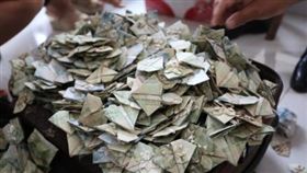 浪漫,大陸,四川,鈔票,疼妻,暖男,紙鈔,愛心,存錢,買車
https://www.weibo.com/1974561081/FnSda8BuI?filter=hot&root_comment_id=0&type=comment#_rnd1506754414231