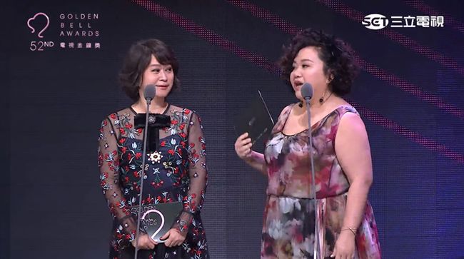 重現李榮浩壓臉吻　楊丞琳台下羞笑