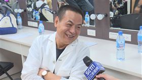 蔡振南金鐘獎後台。（陳則凱攝影）