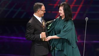 獎獻天上好友！崔苔菁感念丁松筠貢獻