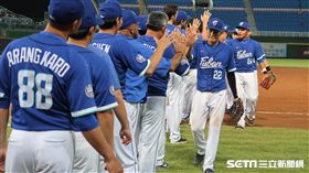 富邦悍將贏球。（圖／記者王怡翔攝）