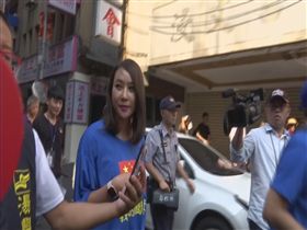 「邱主任」邱惠美低調出現在遊行隊伍之中。