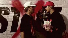 被大根噴漆後小豬本人出現在店門口