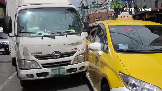 無人貨車突然向前滑行　小黃慘被撞