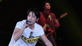 CNBLUE,鄭容和,李正信,姜敏赫,李宗泫（圖／翻攝自華納音樂臉書）