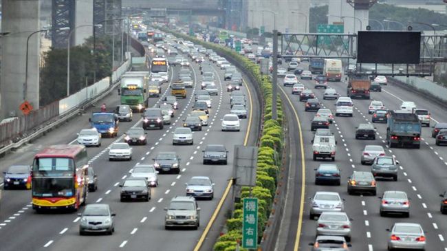 國慶連假不塞車　高速公路祭離峰減價