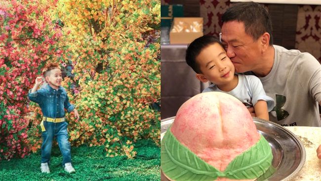 小小春為外公祝壽　竟偷瞄桌上壽桃