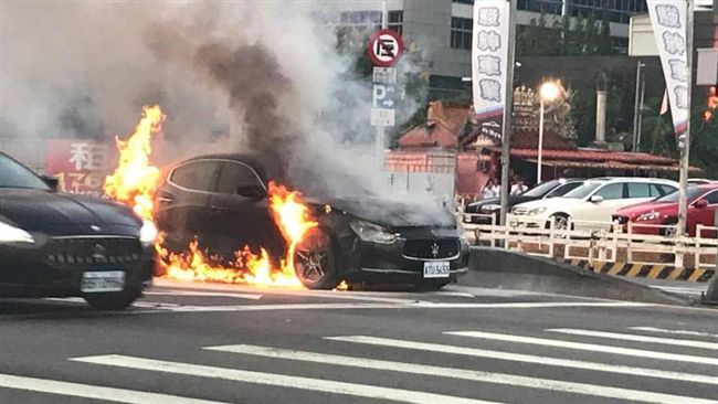 燃燒的海神！瑪莎拉蒂試車火燒車