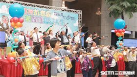 ▲台北市衛生局在今年特別針對衰弱前期及跌倒高風險的高齡族群，辦理「悠活防跌班」，藉由10週的多元性運動等健康營養課程，增強長輩肌力與生活自主的能力。（圖／台北市衛生局提供）