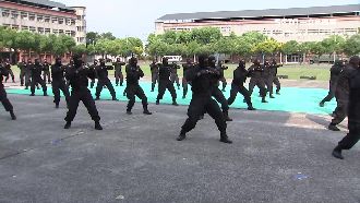 國慶三大精銳特勤合體　雷虎彩煙衝場