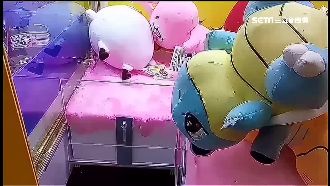 夾娃娃密技！靠「喇夾法」一秒奪寶